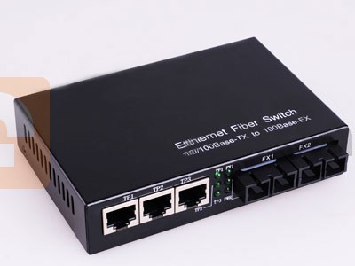 10/100M Ethernet Fiber Media Converter 3*UTP +1*MMF Port +1*SMF Port